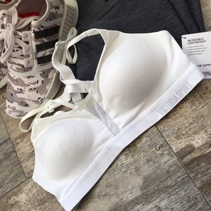 NWT WHITE VS SPORT’S BRA!